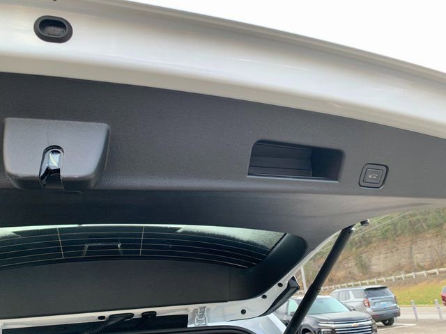 New 2026 GMC Acadia Elevation image 19