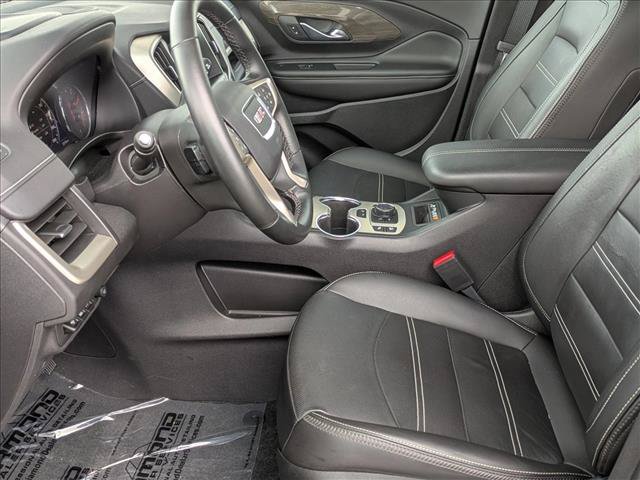 Used 2024 GMC Terrain Denali w/ Denali Premium Package AWD/4WD image 17