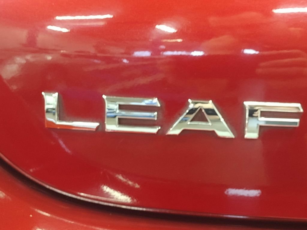 Used 2011 Nissan Leaf SL FWD image 15