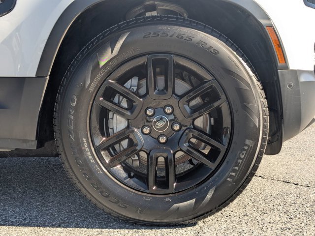 Used 2025 Land Rover Defender 110 S image 26