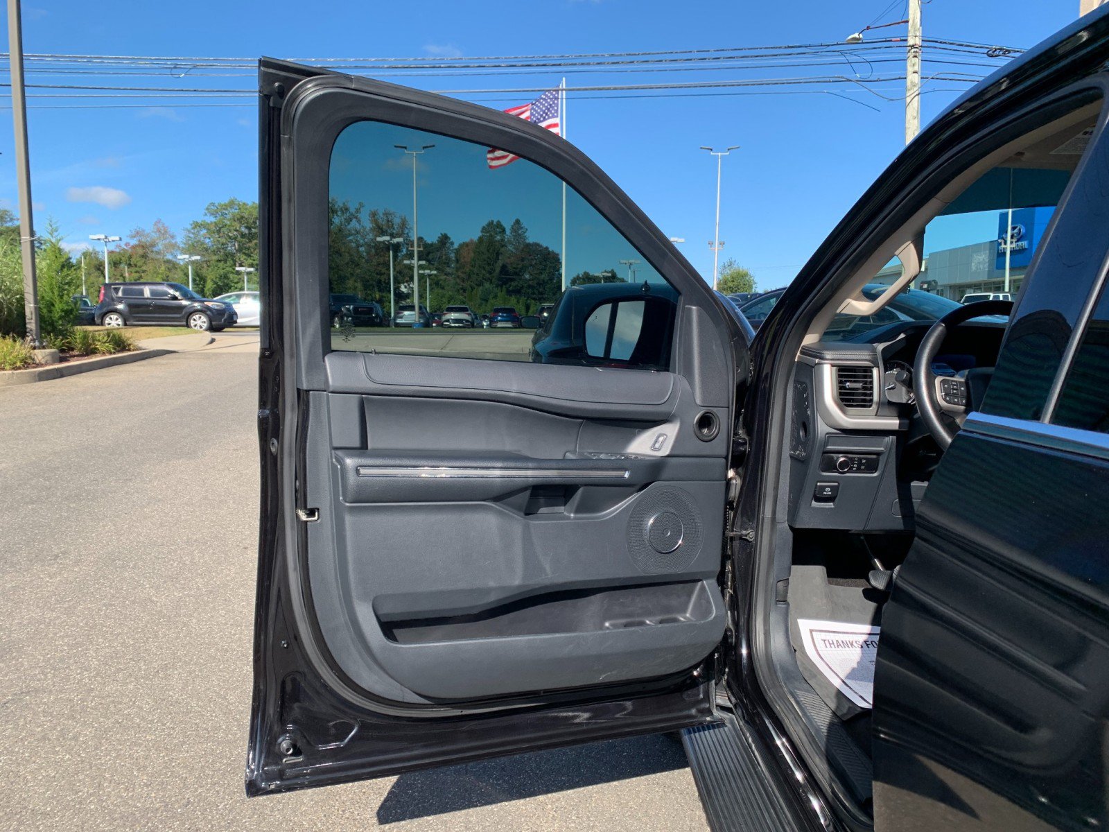 Used 2023 Ford Expedition XLT AWD/4WD image 12