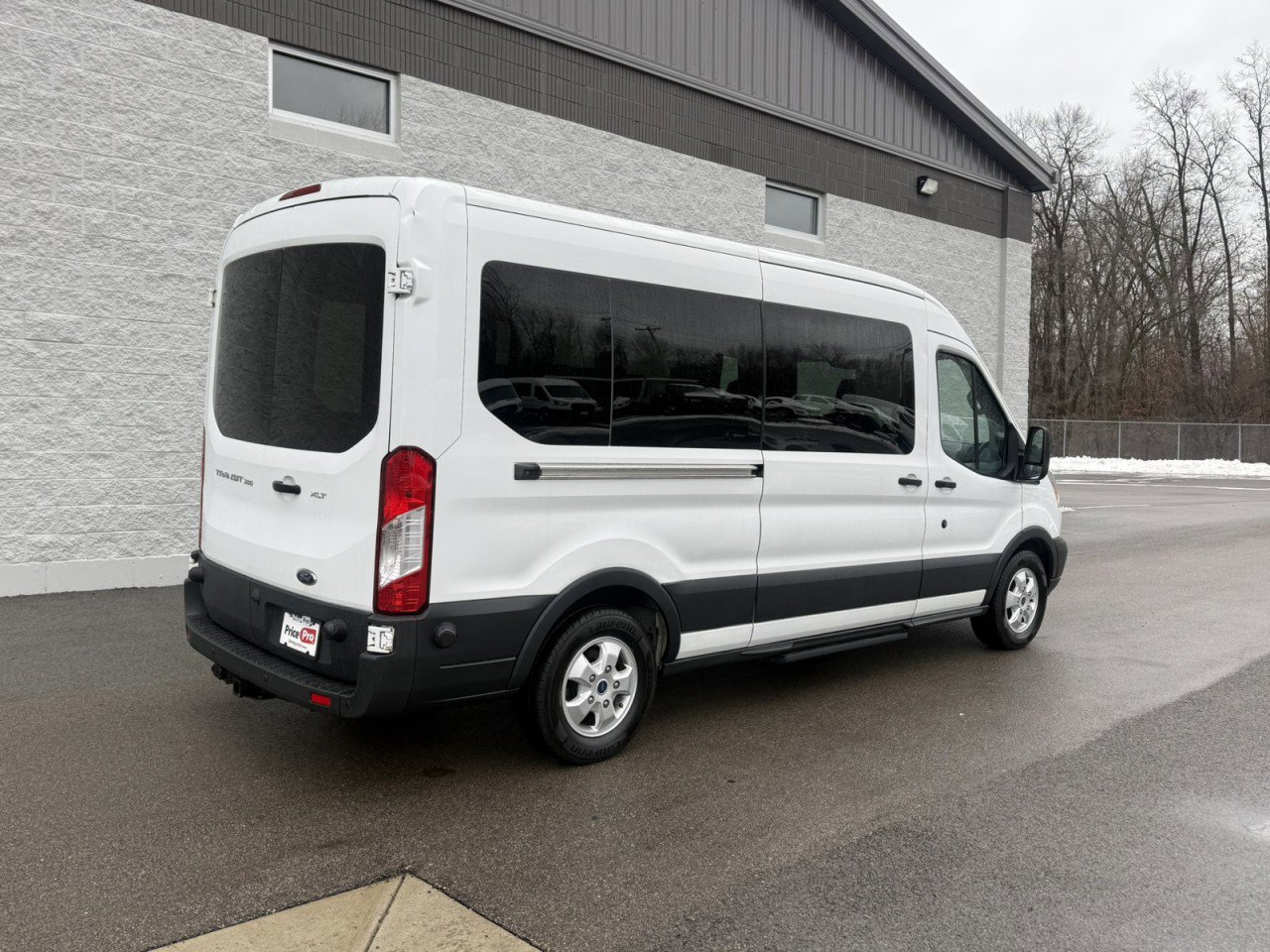 Used 2017 Ford Transit 350 XLT image 9