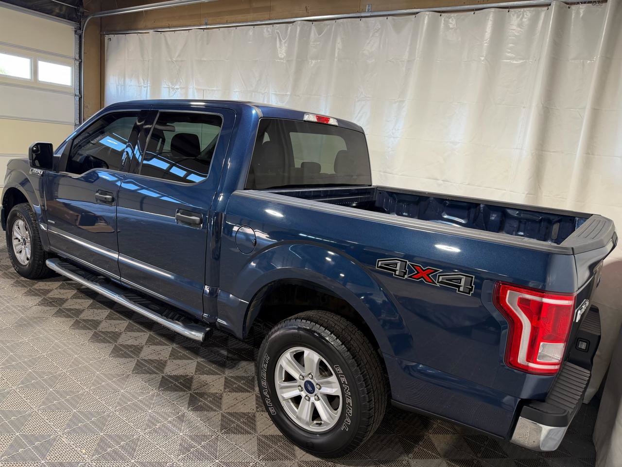 Used 2016 Ford F150 XLT AWD/4WD image 4