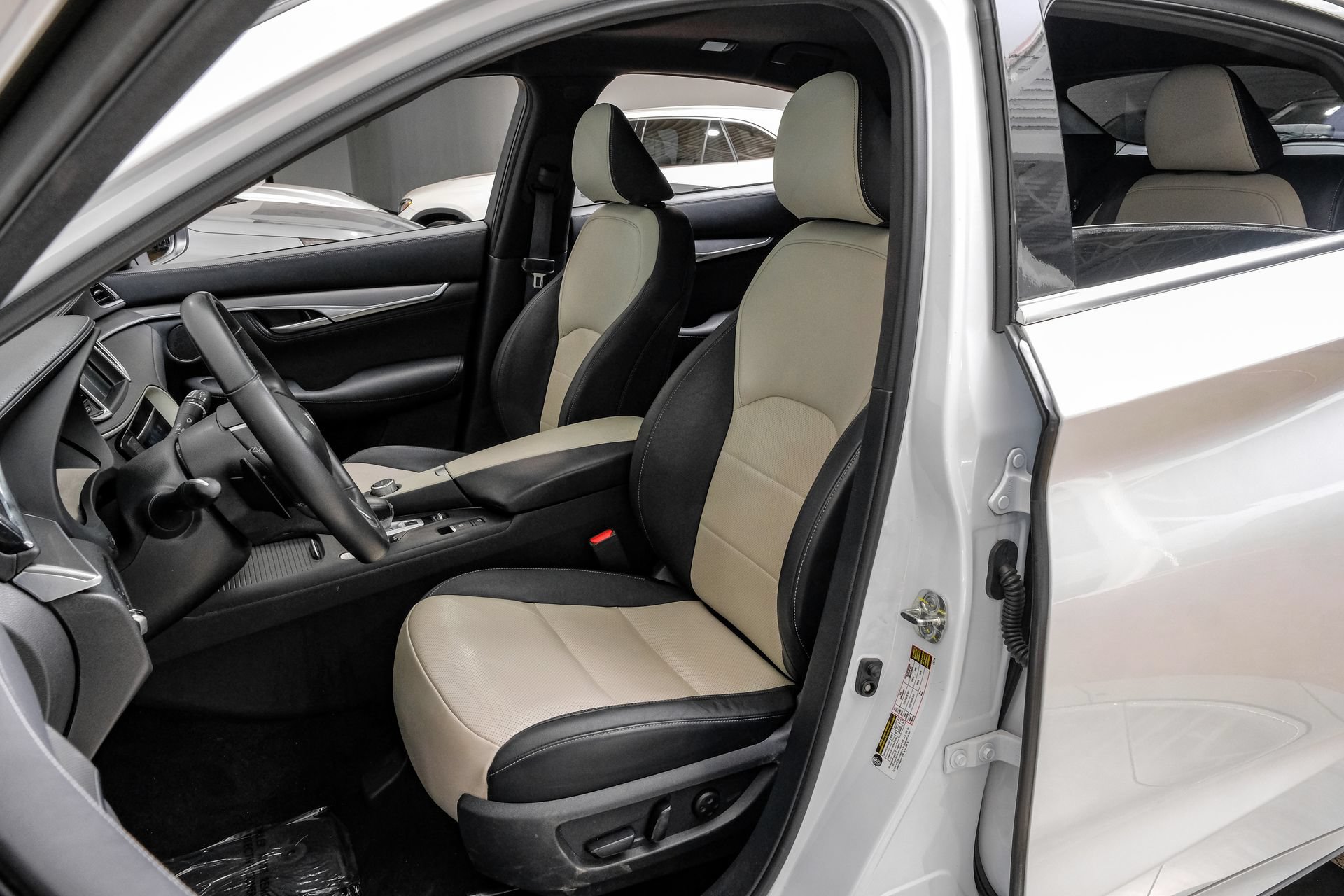 Used 2023 INFINITI QX55 Luxe w/ Cargo Package AWD/4WD image 34