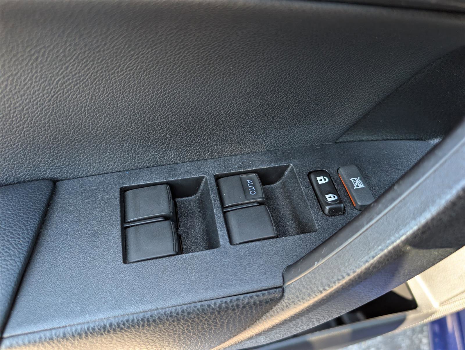 Used 2018 Toyota Corolla SE image 17