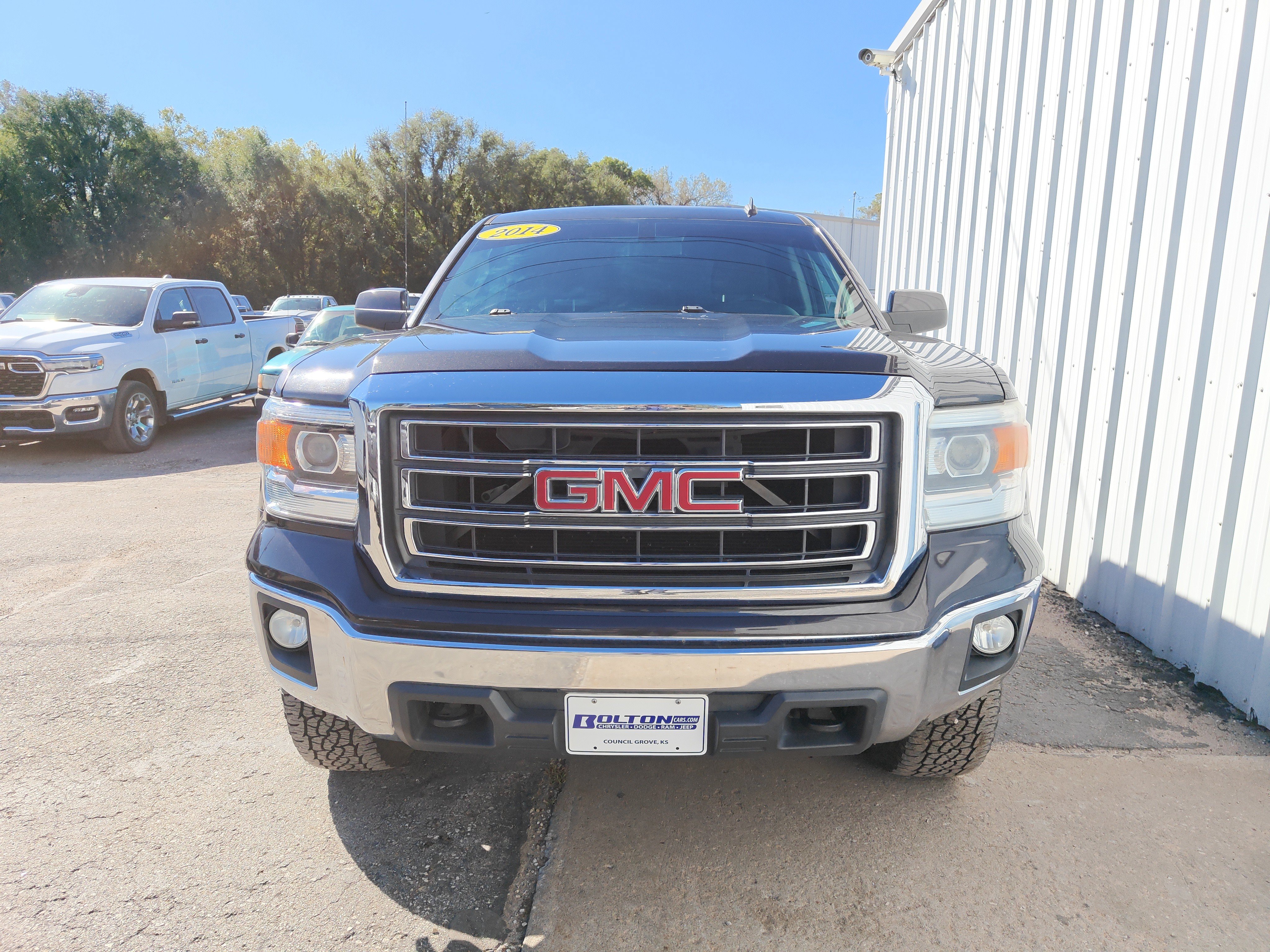 Used 2014 GMC Sierra 1500 SLE w/ SLE Value Package AWD/4WD image 7