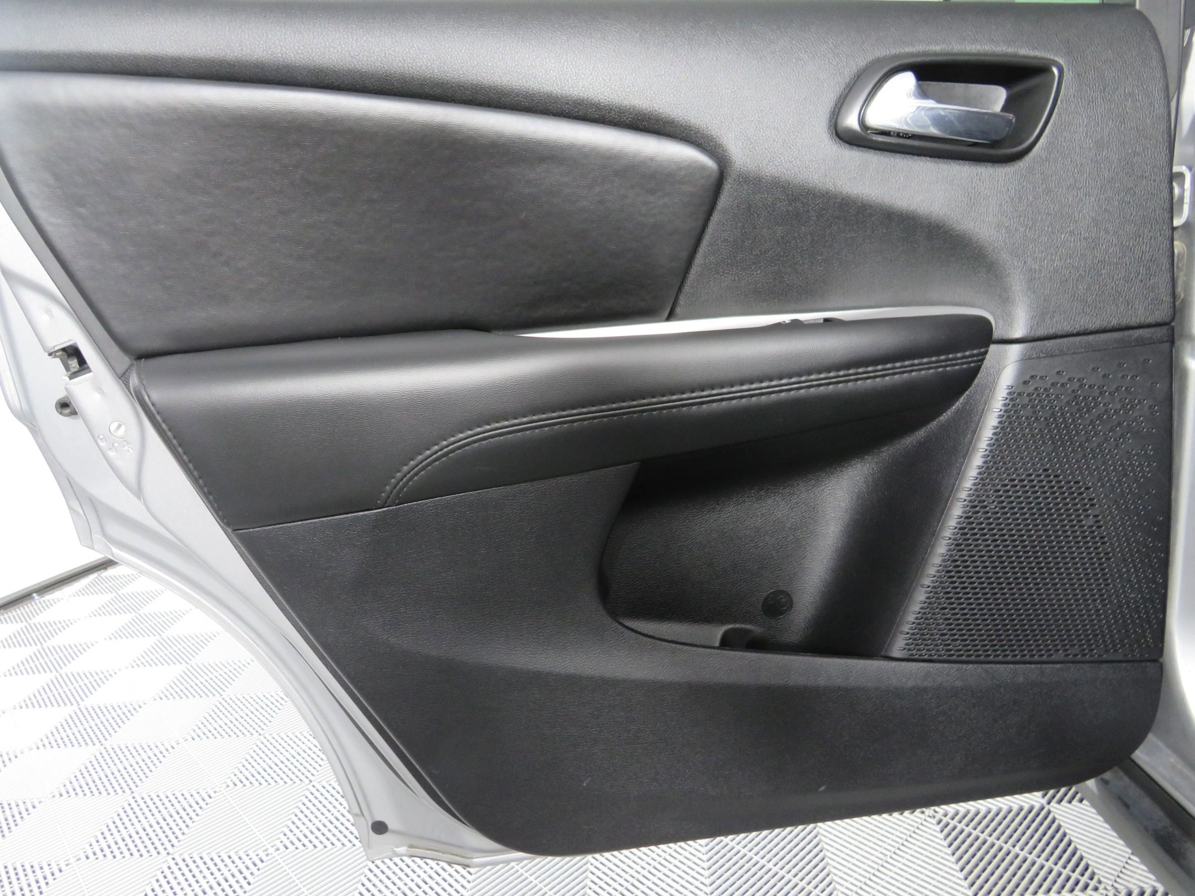 Used 2019 Dodge Journey SE w/ Blacktop Package FWD image 42