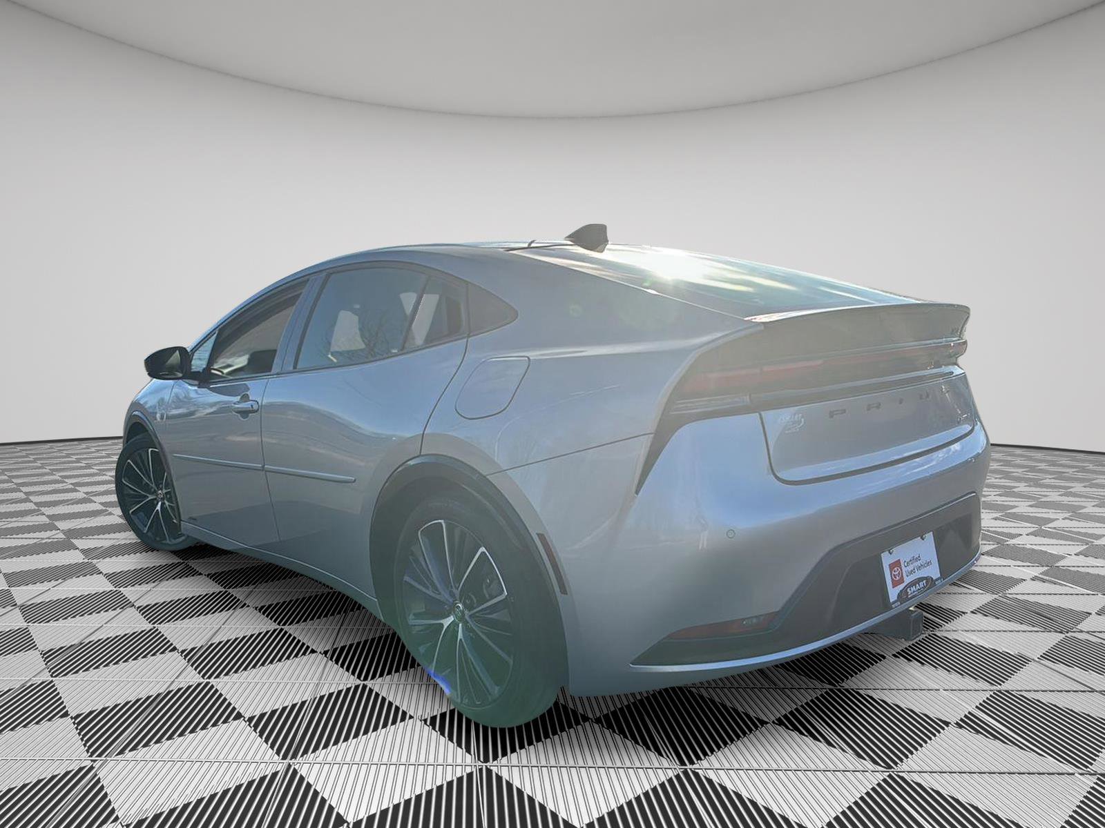 Used 2023 Toyota Prius XLE image 10