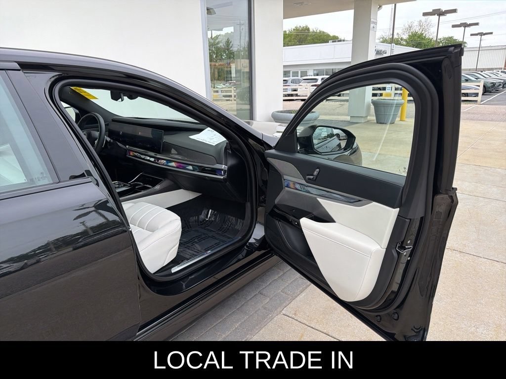 Used 2025 BMW 760i xDrive AWD/4WD image 21