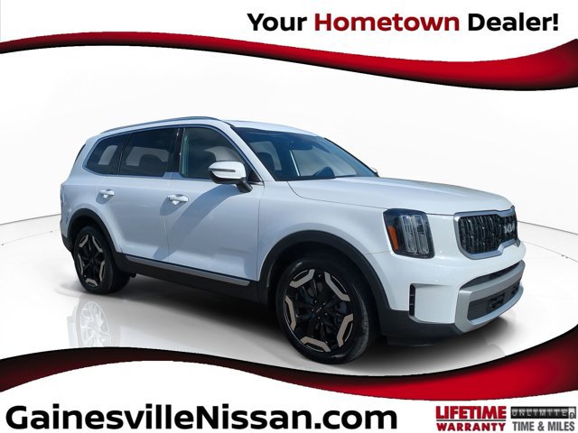 Used 2023 Kia Telluride EX w/ EX Captain's Chair Package image 1