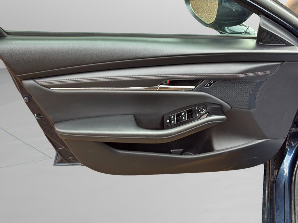 Used 2025 MAZDA MAZDA3 s image 39