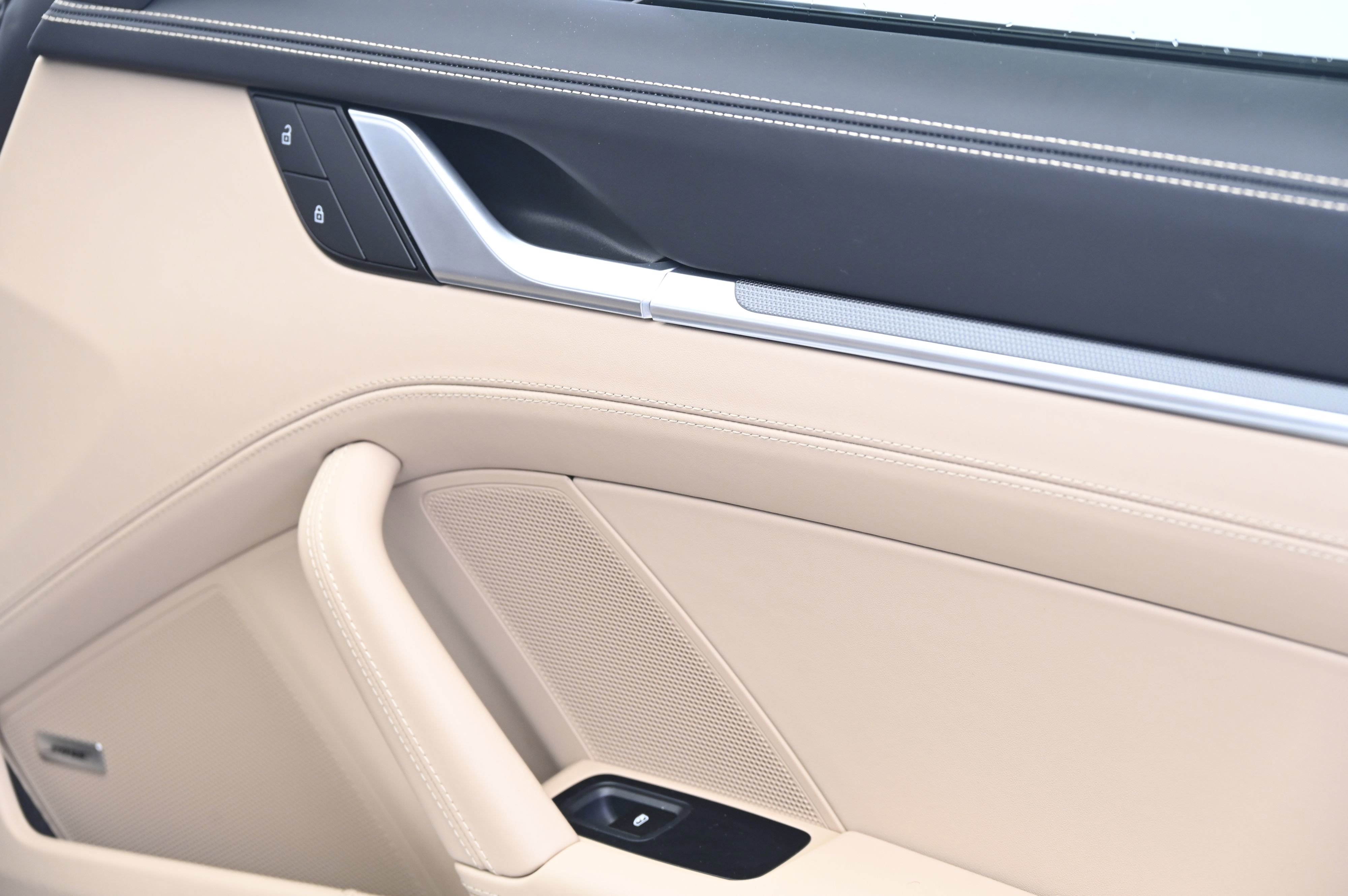 Certified 2024 Porsche 911 Turbo image 17