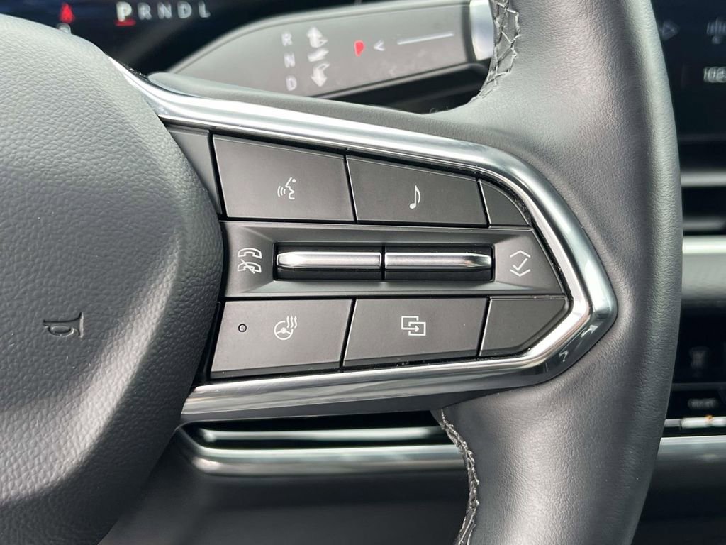 Used 2025 Chevrolet Equinox LT w/ Midnight Edition image 21
