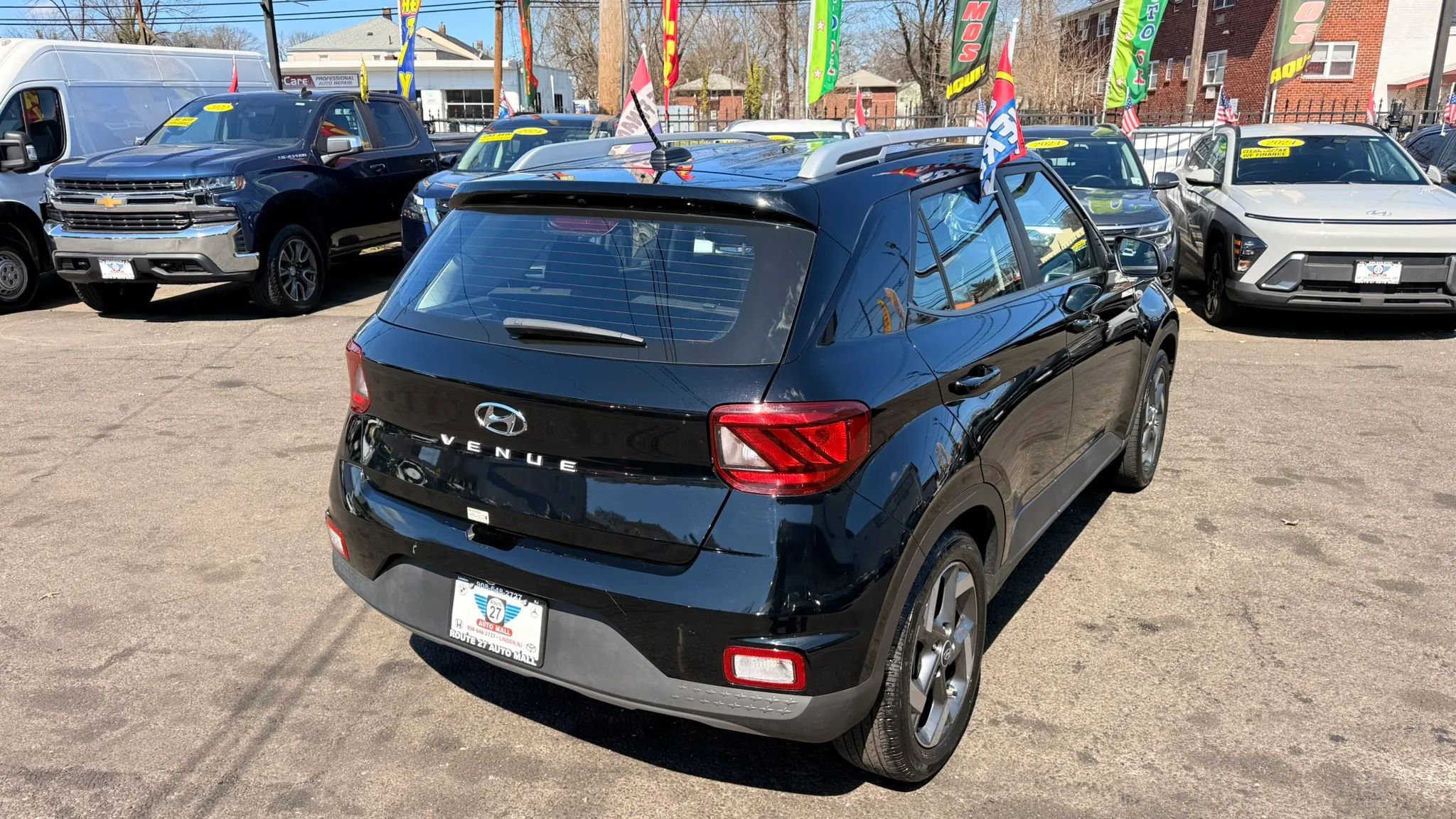 Used 2025 Hyundai Venue SEL image 7