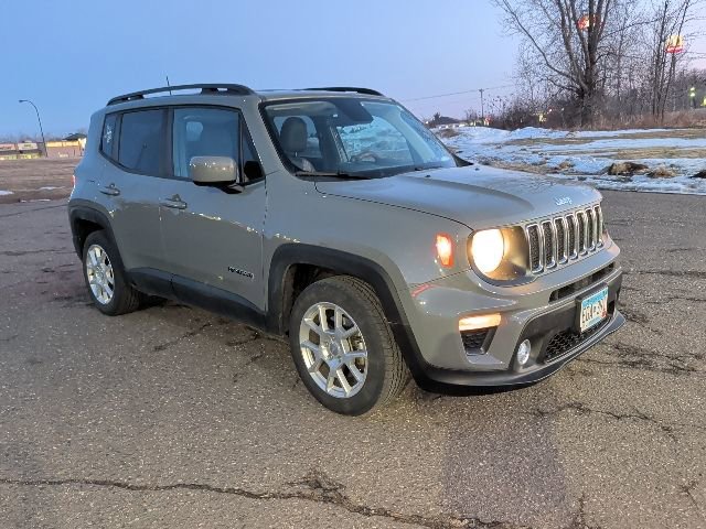 Used 2020 Jeep Renegade Latitude w/ Cold Weather Group image 10