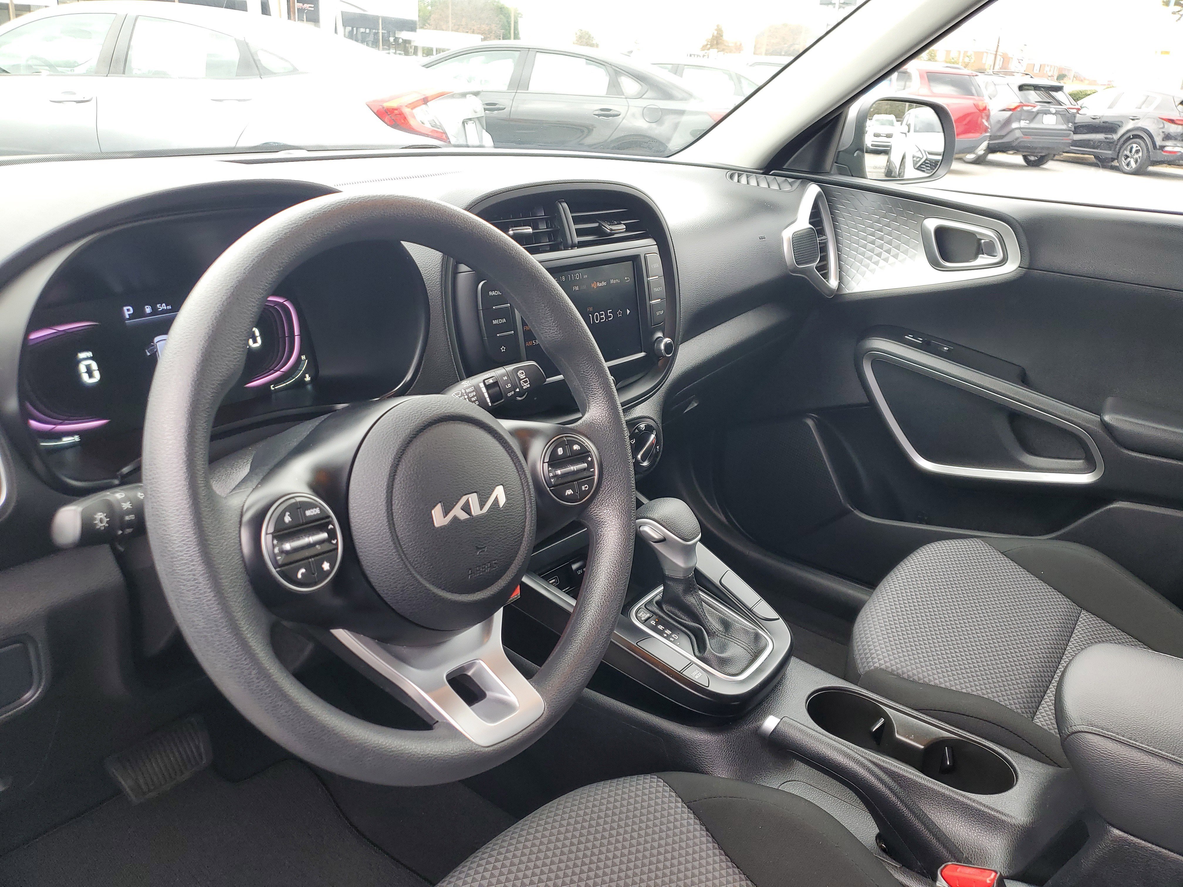 Used 2023 Kia Soul LX image 18