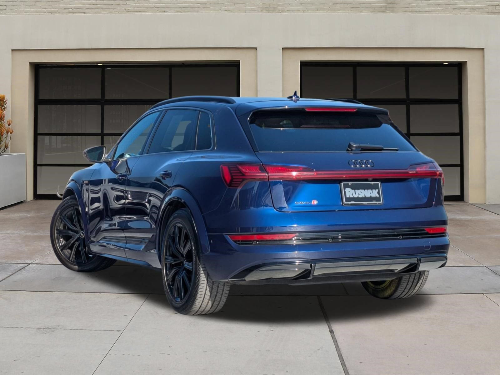 Used 2022 Audi e-tron S Premium Plus AWD/4WD image 2
