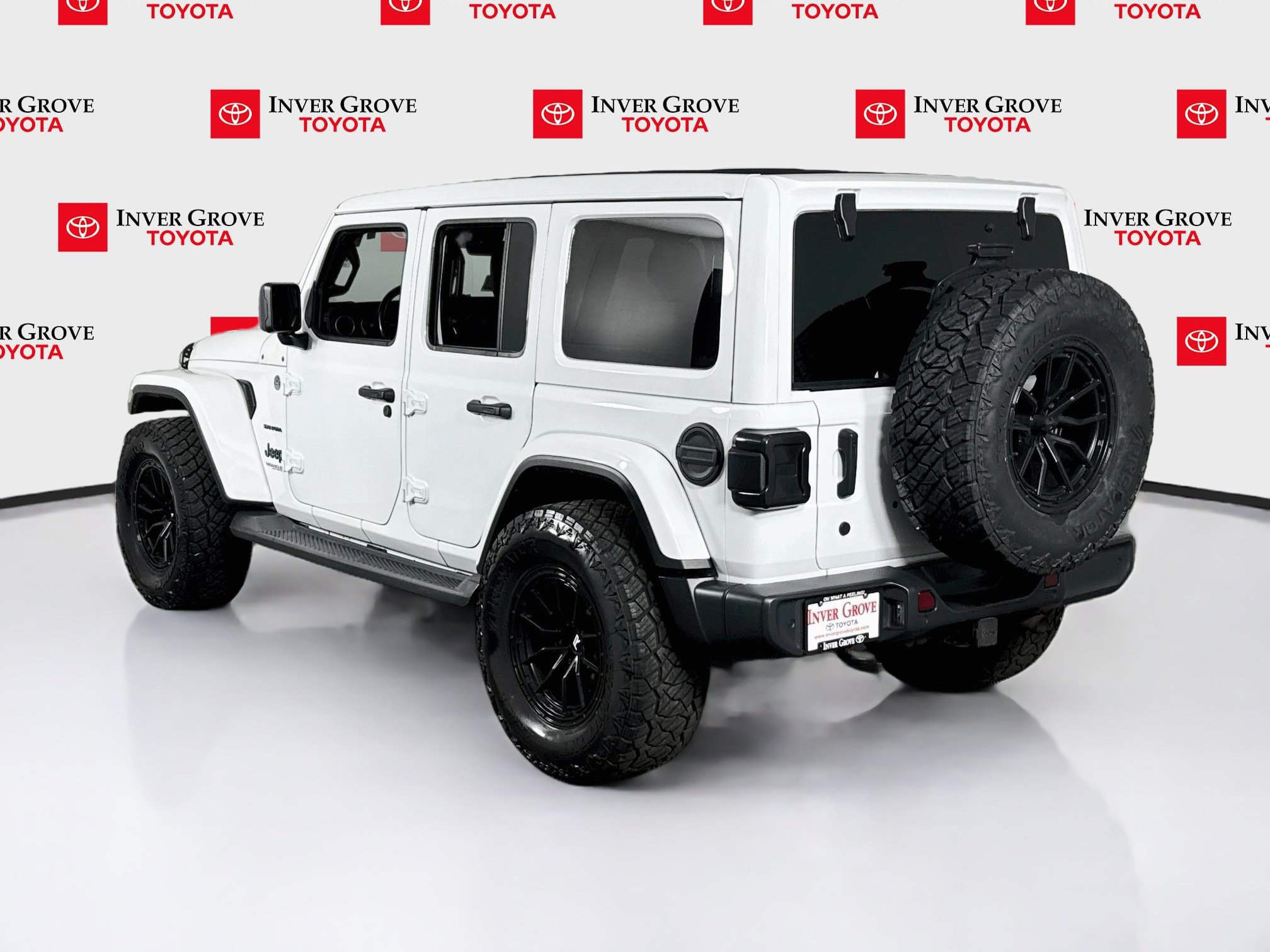 Used 2020 Jeep Wrangler Unlimited Sahara AWD/4WD image 7
