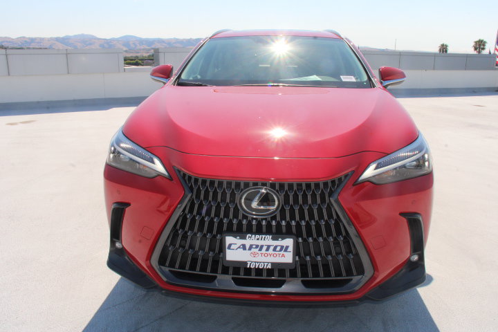 Used 2025 Lexus NX 250 FWD w/ Premium Package image 7