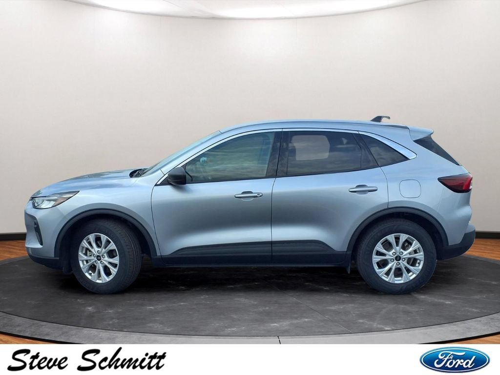Used 2023 Ford Escape Active w/ Tech Pack #1 FWD image 2