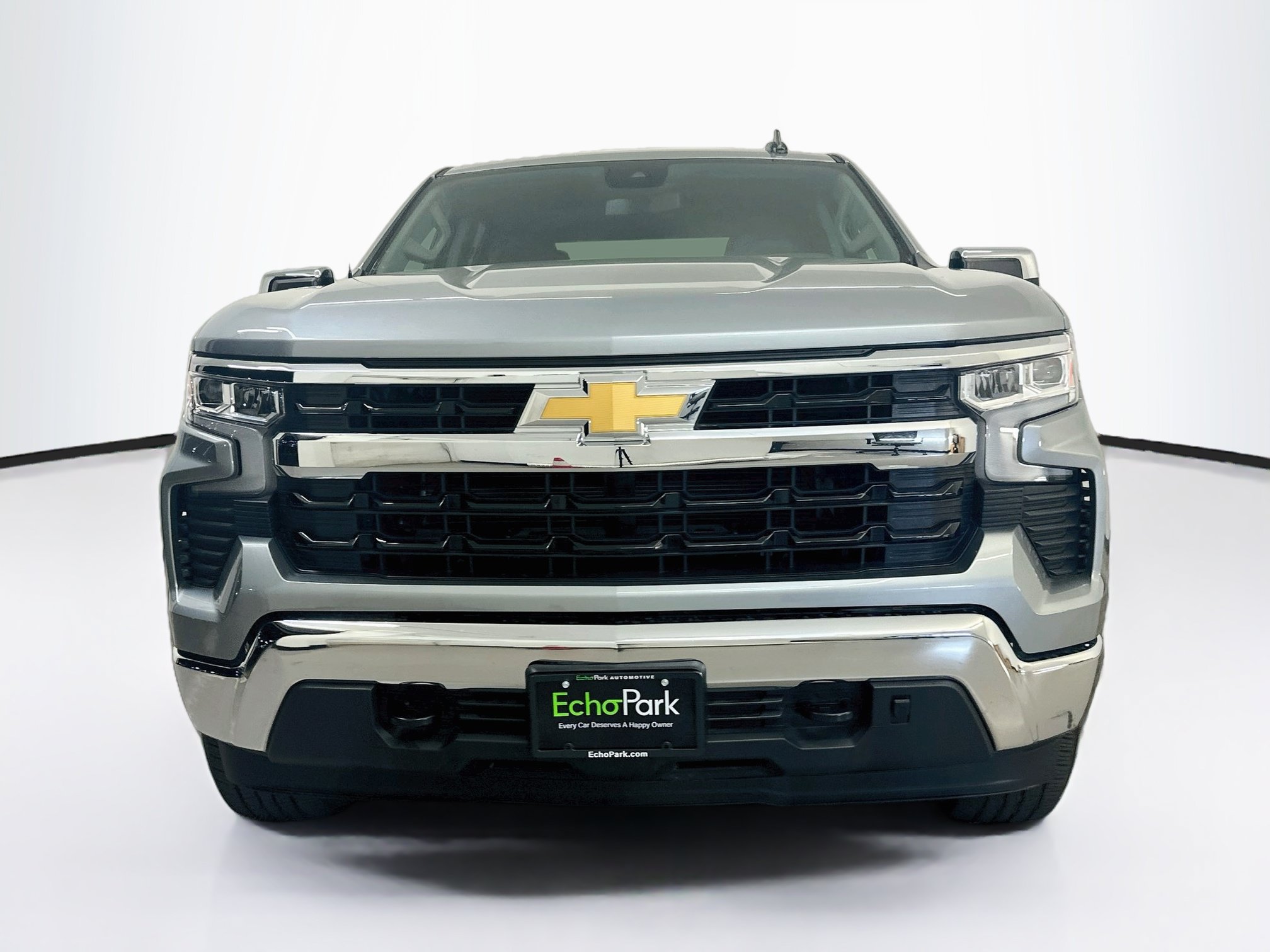 Used 2024 Chevrolet Silverado 1500 LT AWD/4WD image 2