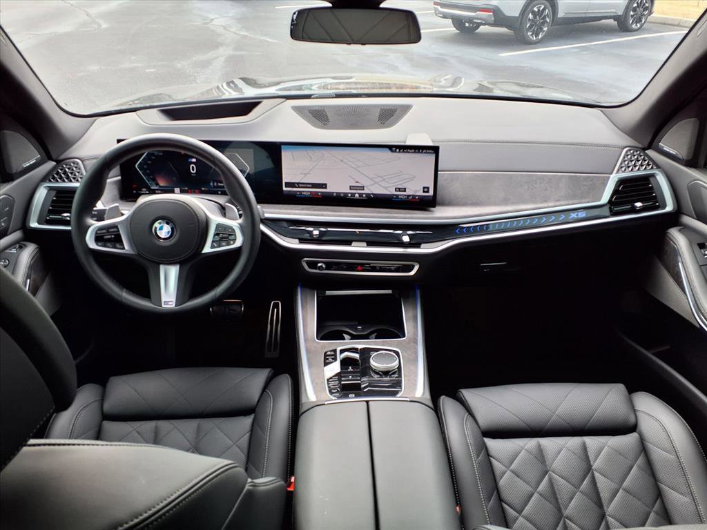 Used 2025 BMW X5 xDrive40i w/ M Sport Package image 28