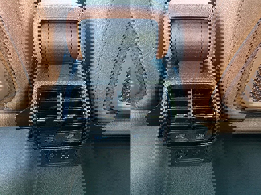 New 2025 Audi Q3 2.0T Premium image 33