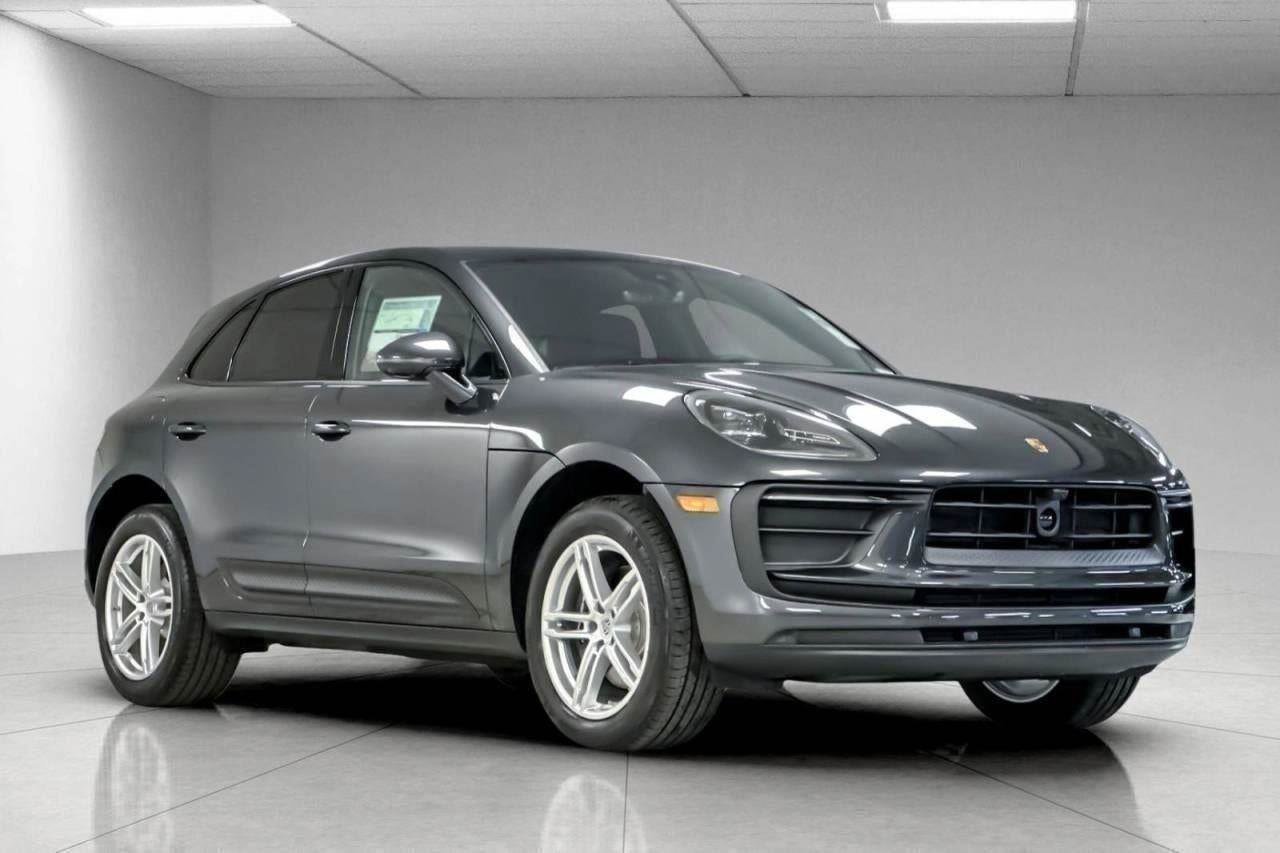 Certified 2025 Porsche Macan image 79