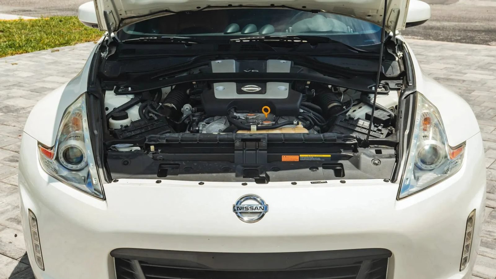 Used 2013 Nissan 370Z Touring w/ Sport Pkg RWD image 22
