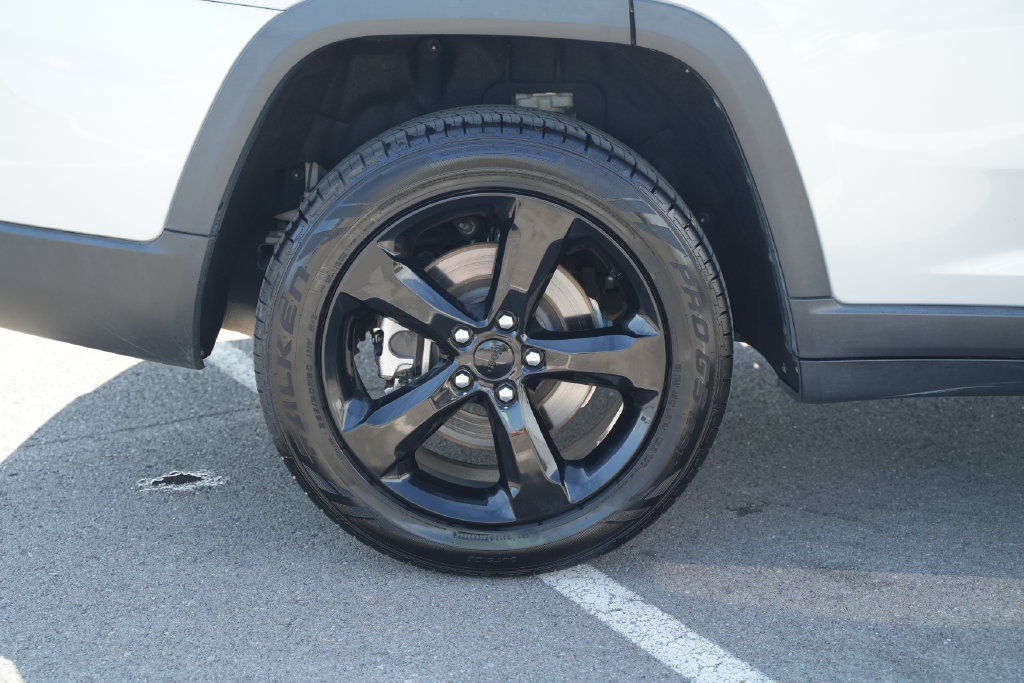 Used 2021 Jeep Grand Cherokee L Laredo RWD image 48