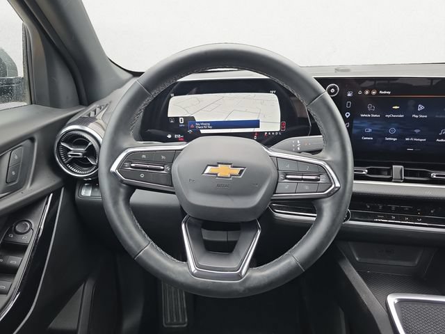 Used 2026 Chevrolet Equinox LT w/ Safety and Technology Package FWD image 12