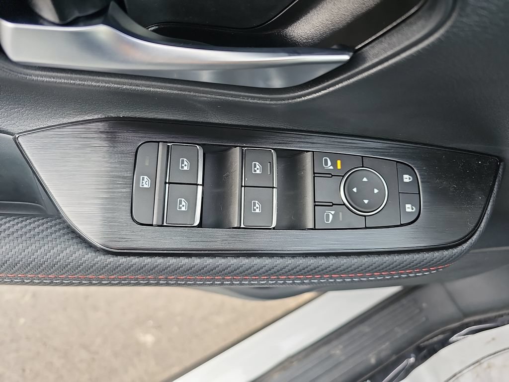 New 2026 Nissan Kicks SR w/ SR Premium Package FWD image 30