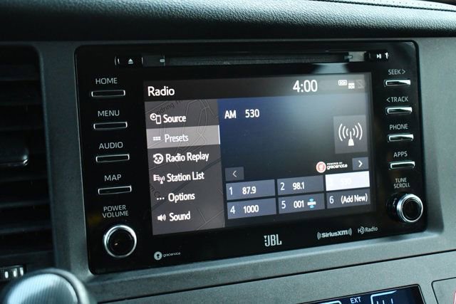 Used 2020 Toyota Sienna SE image 47