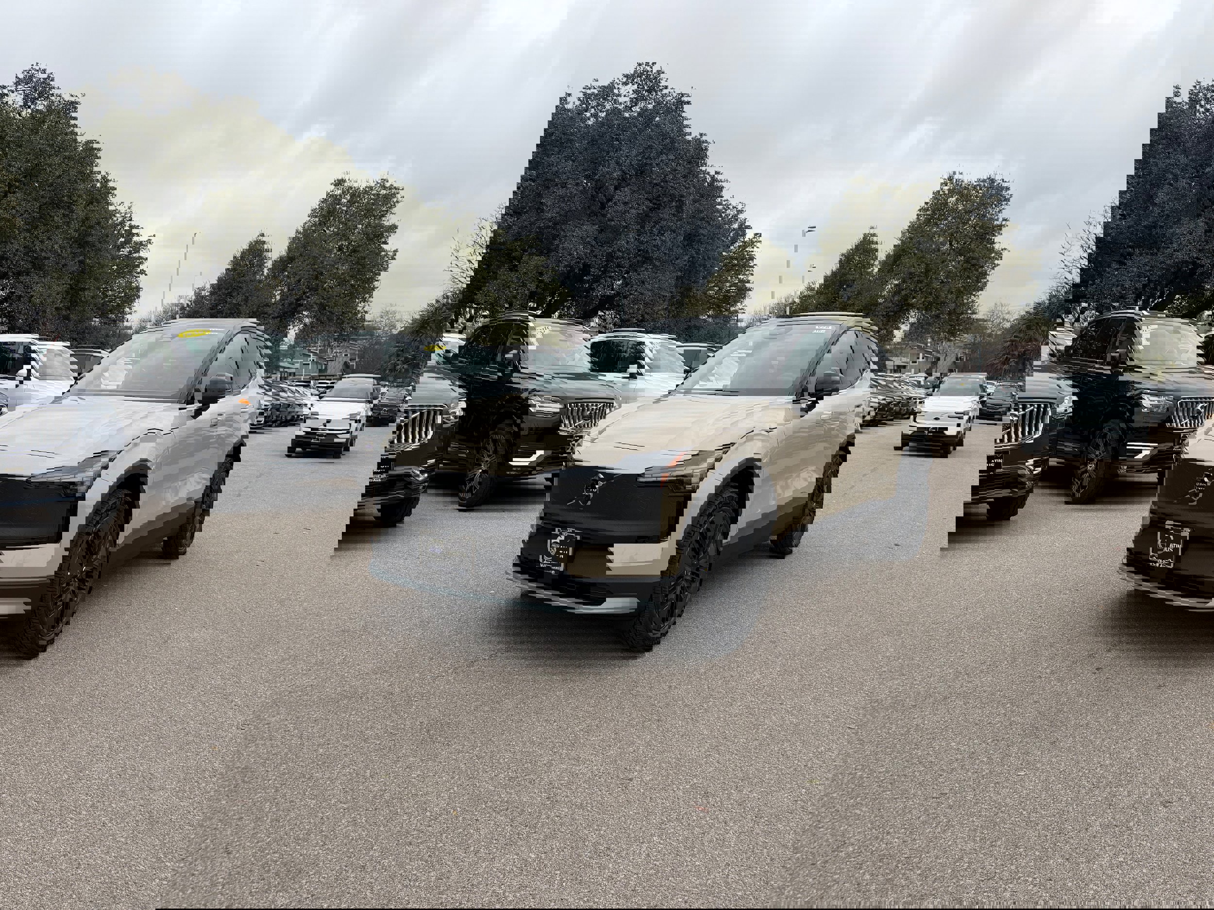 New 2026 Volvo EX30 Cross Country Ultra w/ Protection Package Premier image 2