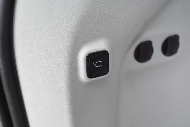 Used 2019 Jeep Cherokee Limited image 39