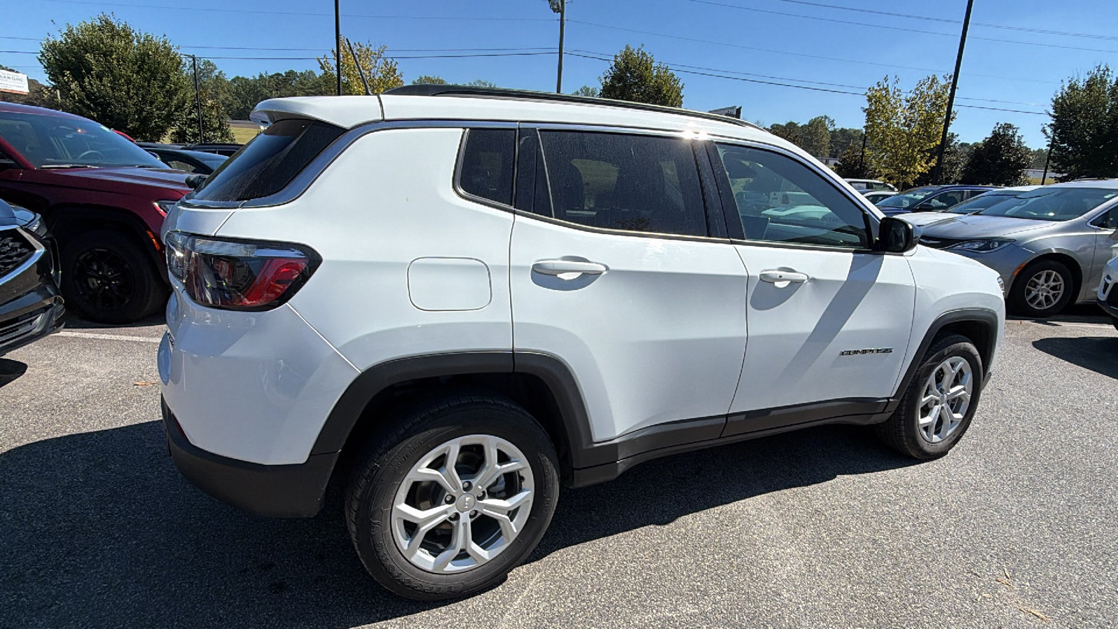 Used 2024 Jeep Compass Latitude AWD/4WD image 8