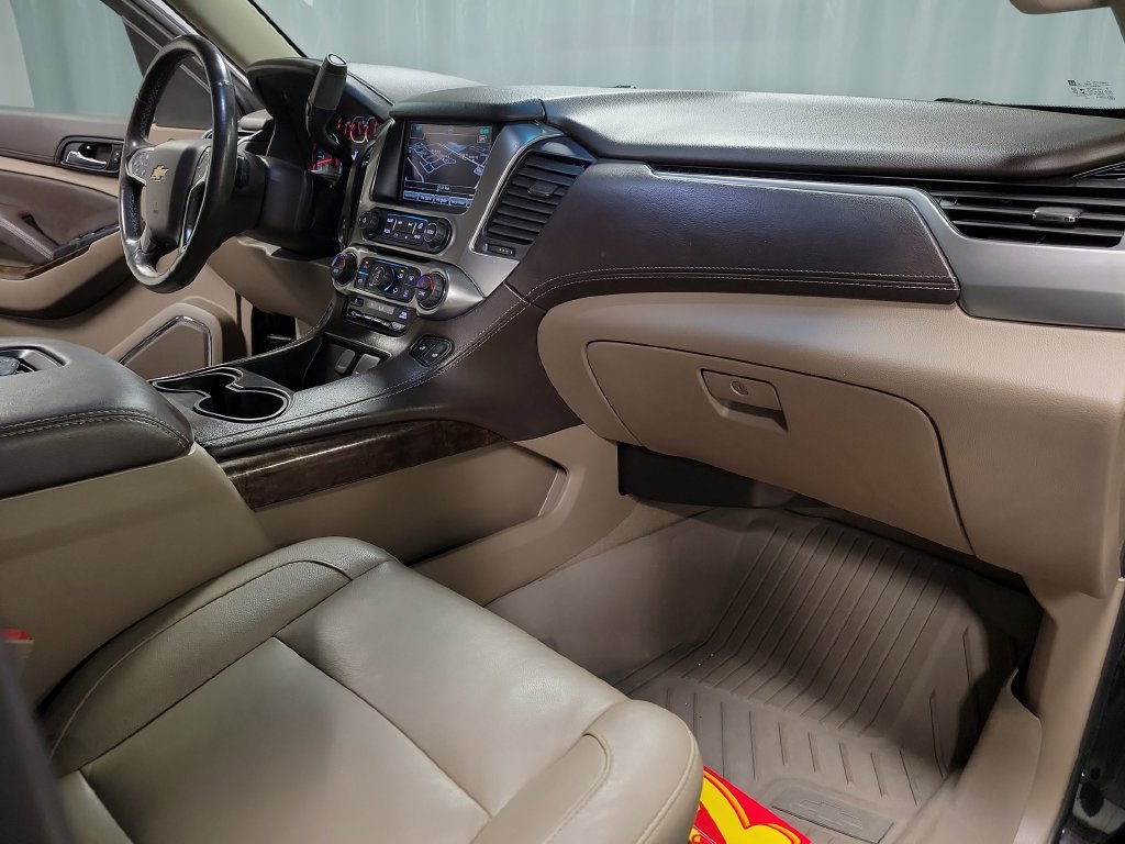 Used 2020 Chevrolet Tahoe LT w/ Luxury Package RWD image 39