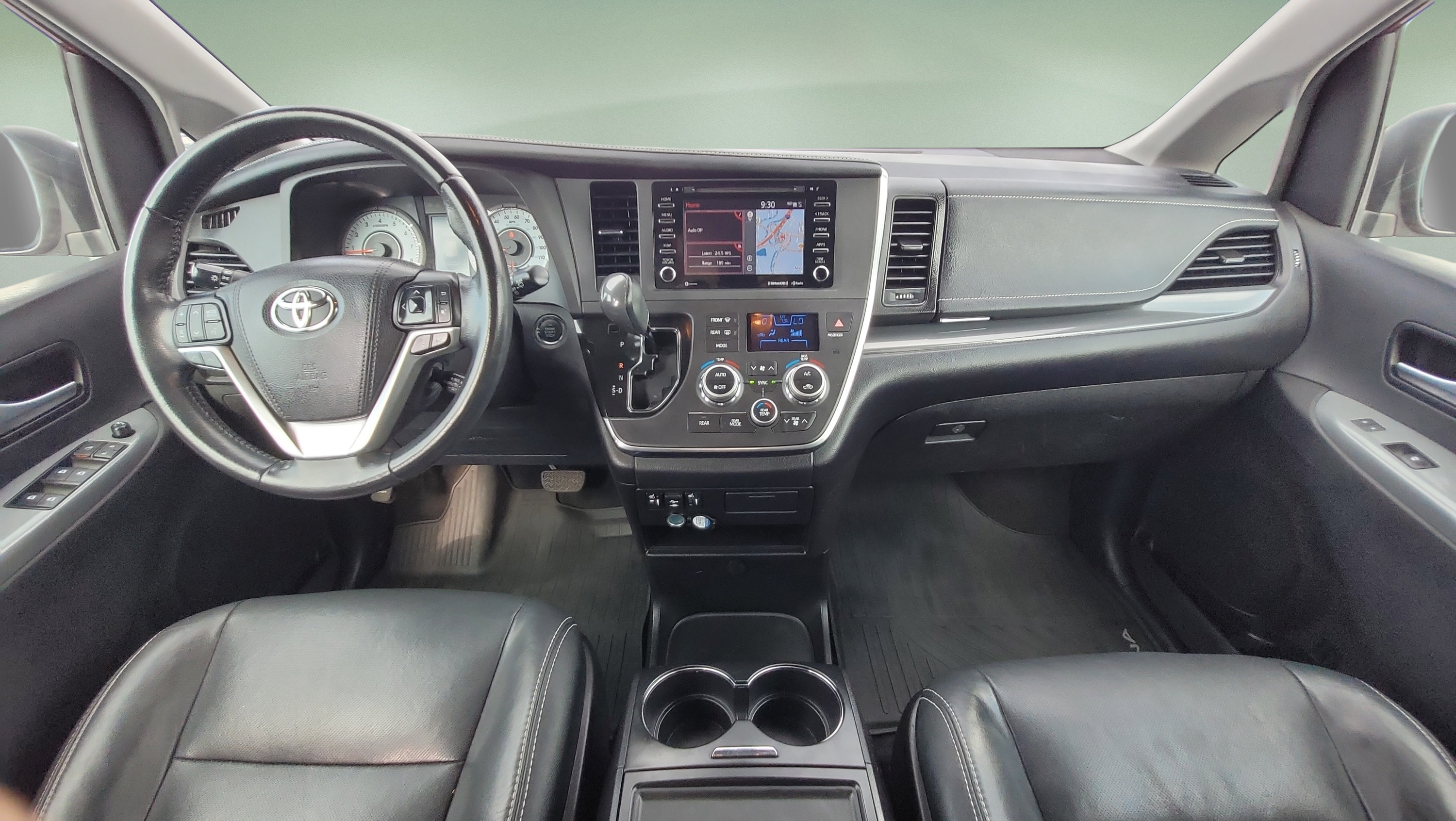 Used 2018 Toyota Sienna SE w/ SE Preferred Package FWD image 15