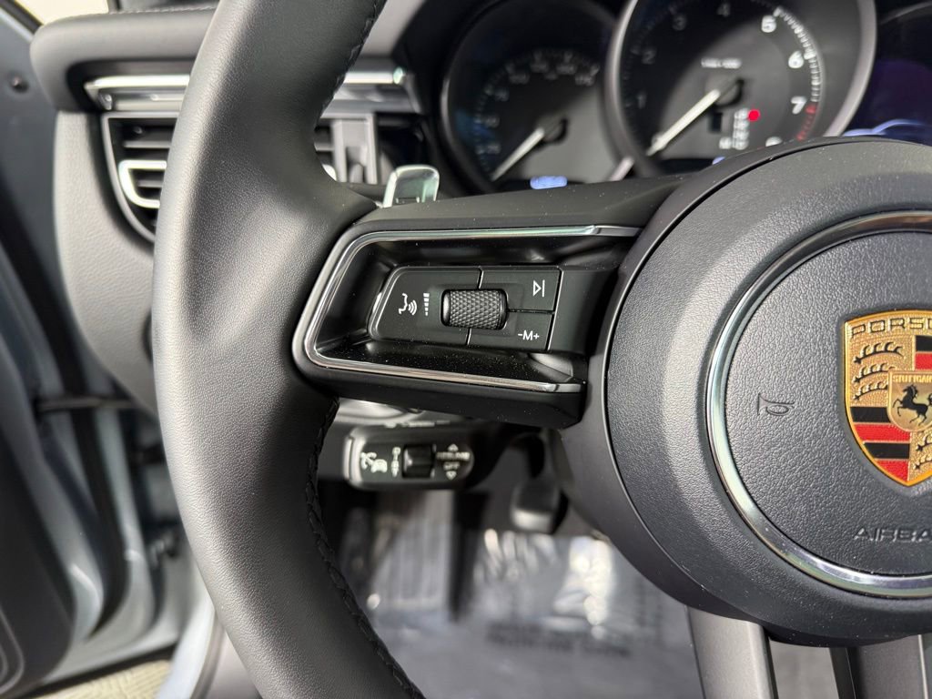 Certified 2026 Porsche Macan AWD/4WD image 30