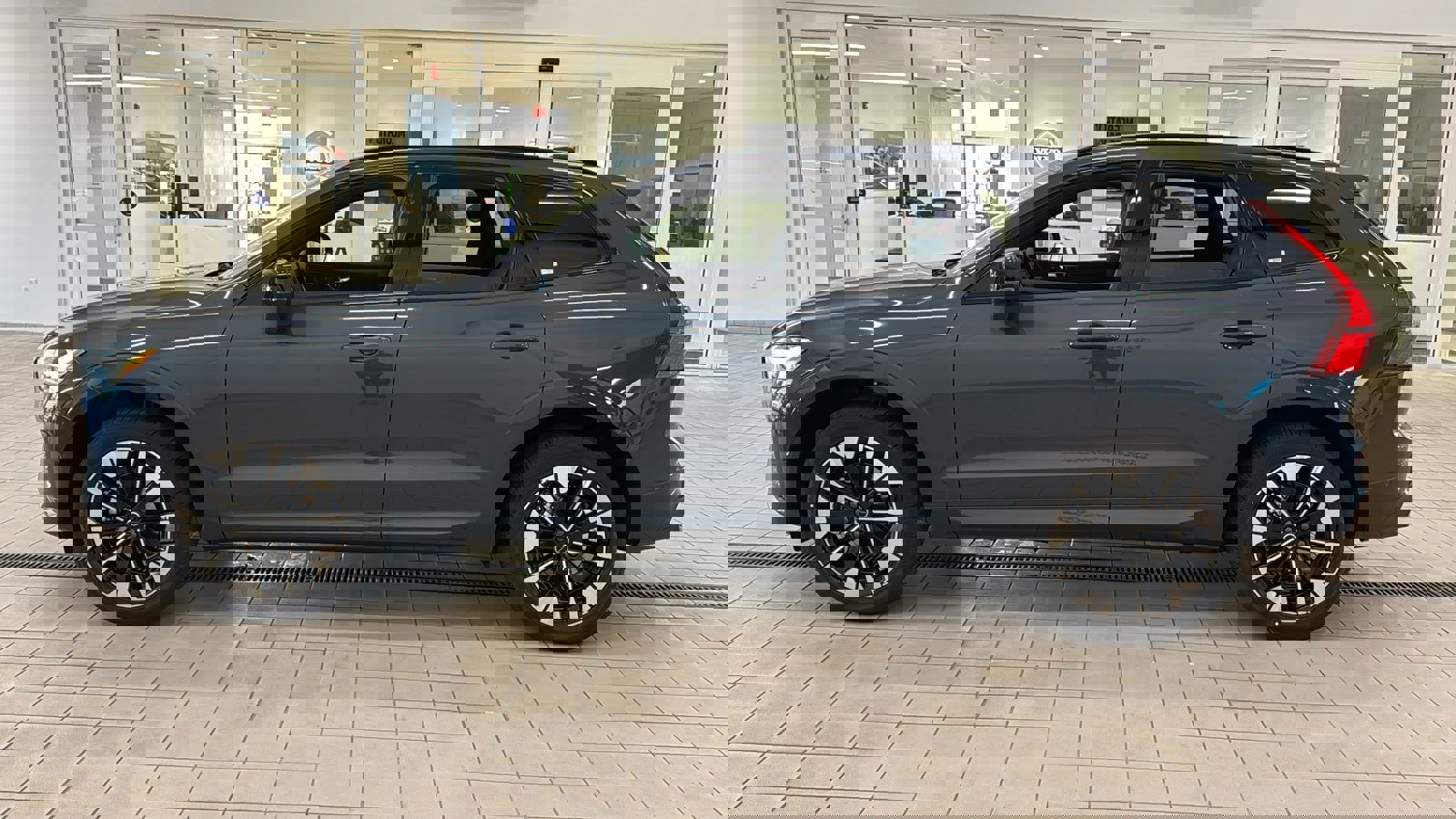 Used 2026 Volvo XC60 B5 Plus w/ Protection Package Premier image 8