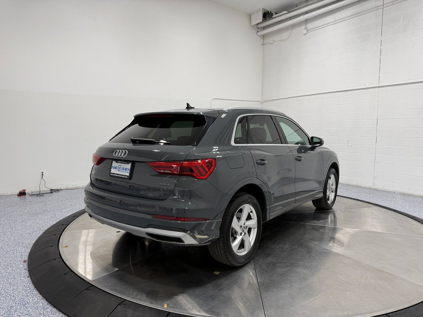 Used 2020 Audi Q3 2.0T Premium w/ Convenience Package AWD/4WD image 7
