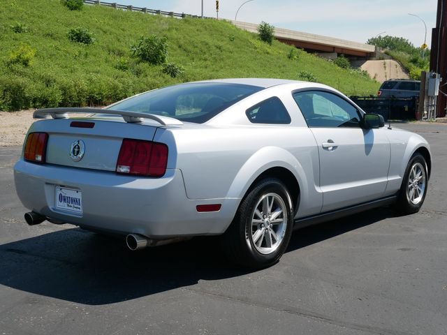 Used 2005 Ford Mustang Coupe RWD image 4