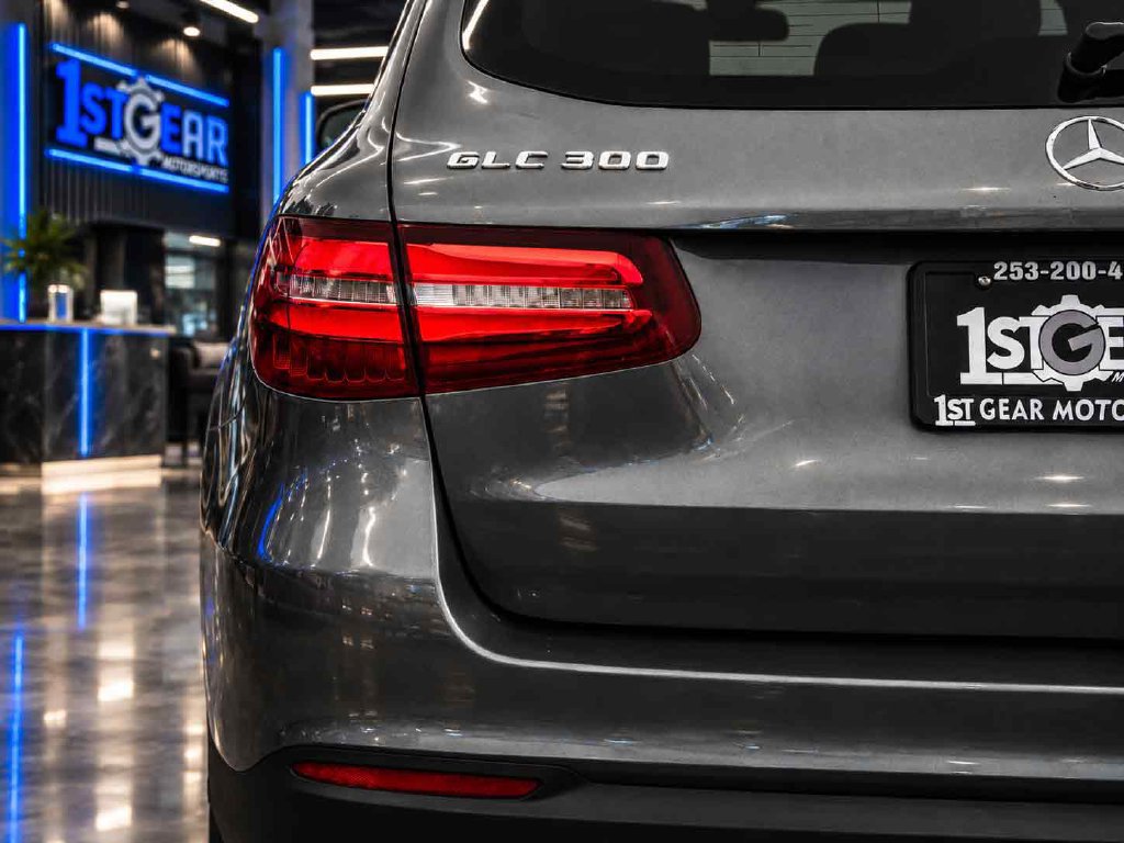 Used 2019 Mercedes-Benz GLC 300 4MATIC image 13