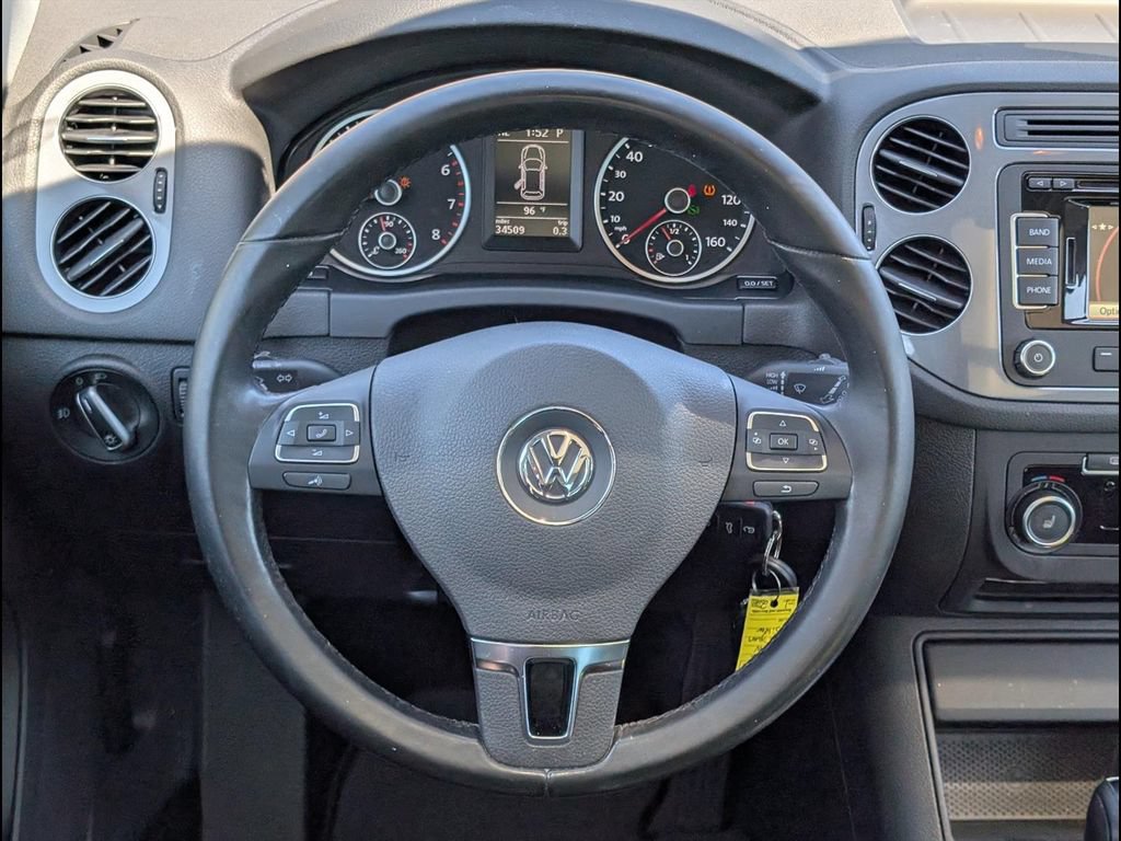 Used 2012 Volkswagen Tiguan LE FWD image 12