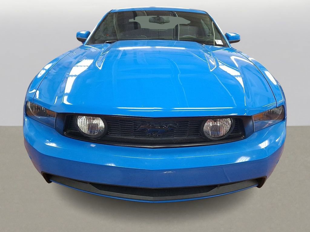 Used 2010 Ford Mustang GT image 2