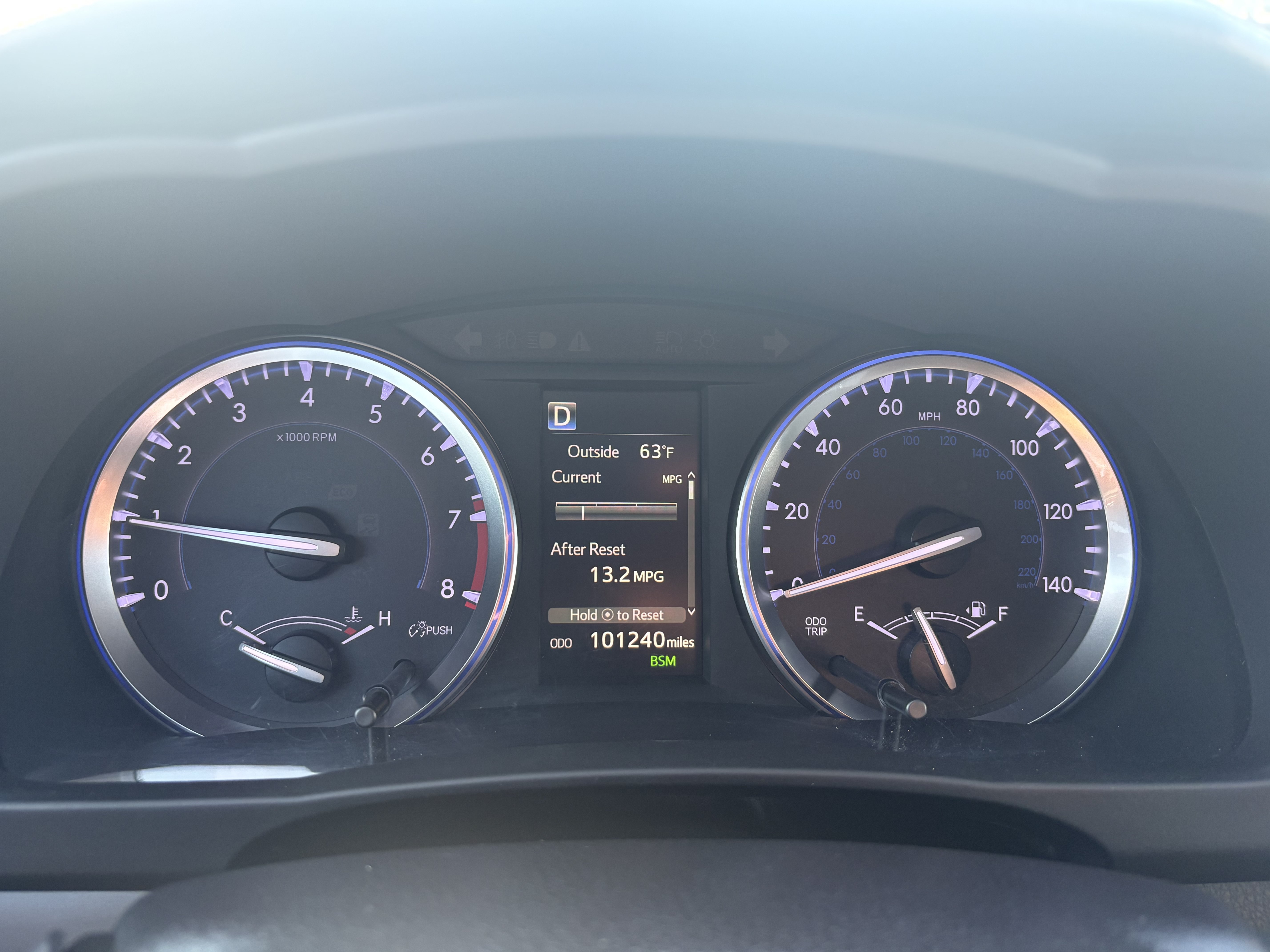 Used 2019 Toyota Highlander XLE AWD/4WD image 3