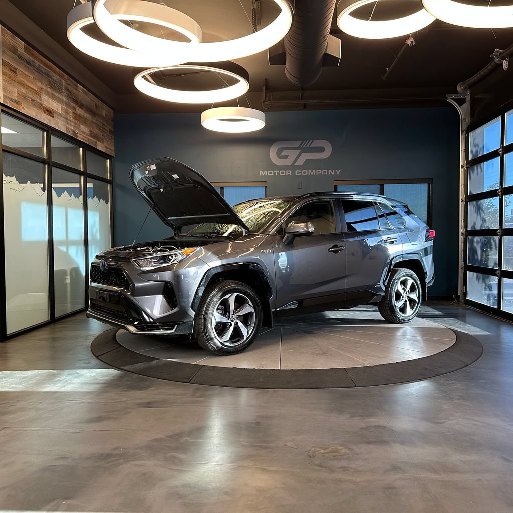 Used 2021 Toyota RAV4 SE w/ Weather & Moonroof Package AWD/4WD image 23