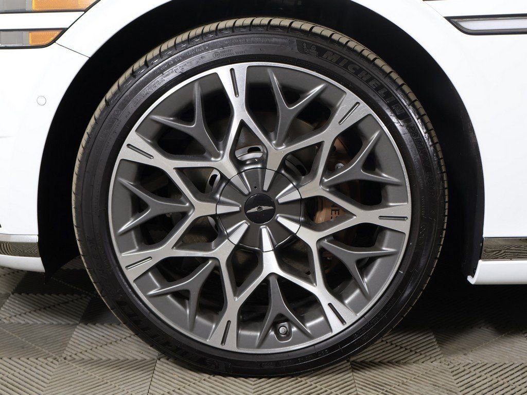 Used 2025 Genesis G90 3.5T image 31