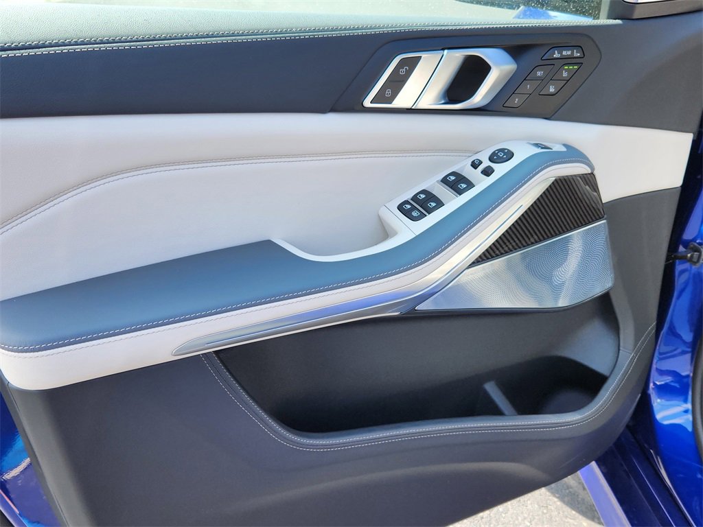 New 2026 BMW X7 M60i image 8