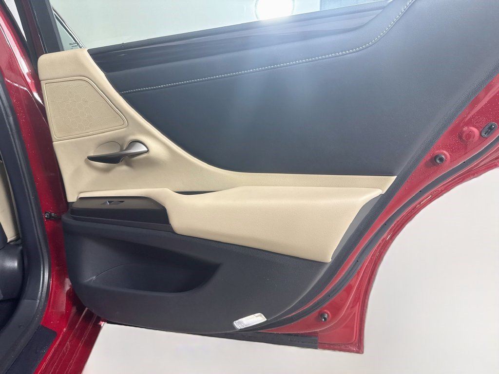 Used 2020 Lexus ES 300h w/ Premium Package FWD image 27